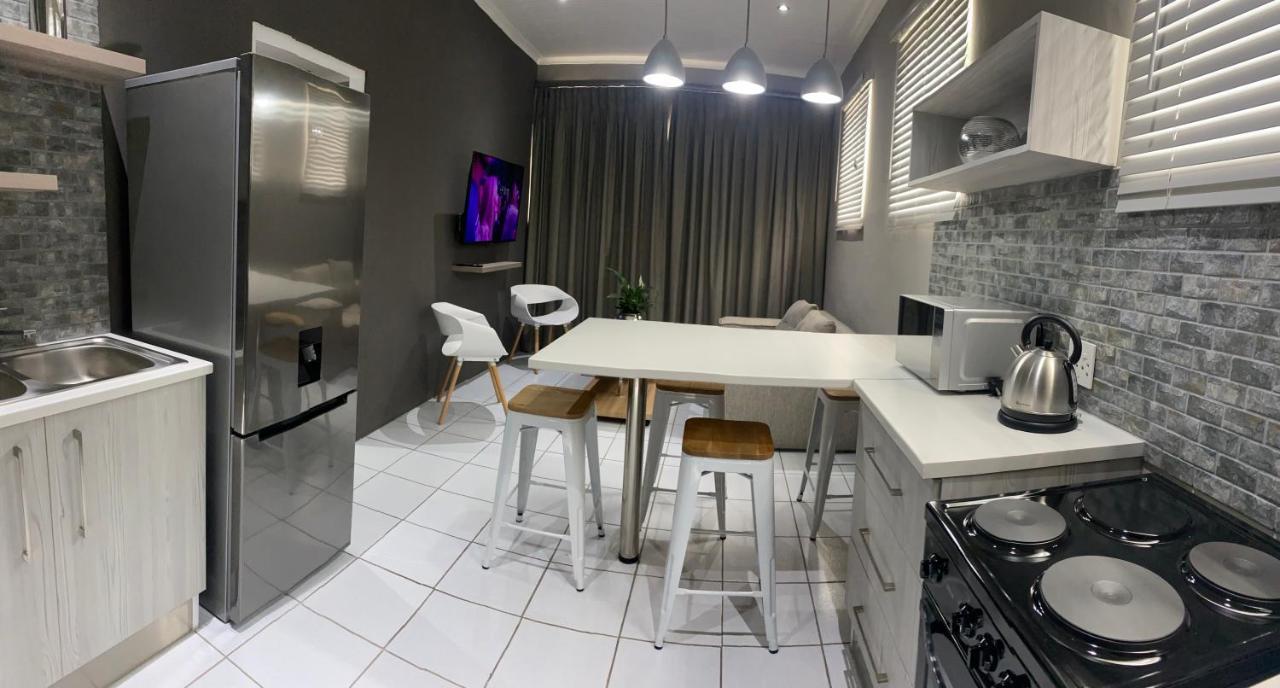Adventure Apartment - Colchester - 5Km From Elephant Park Buitenkant foto