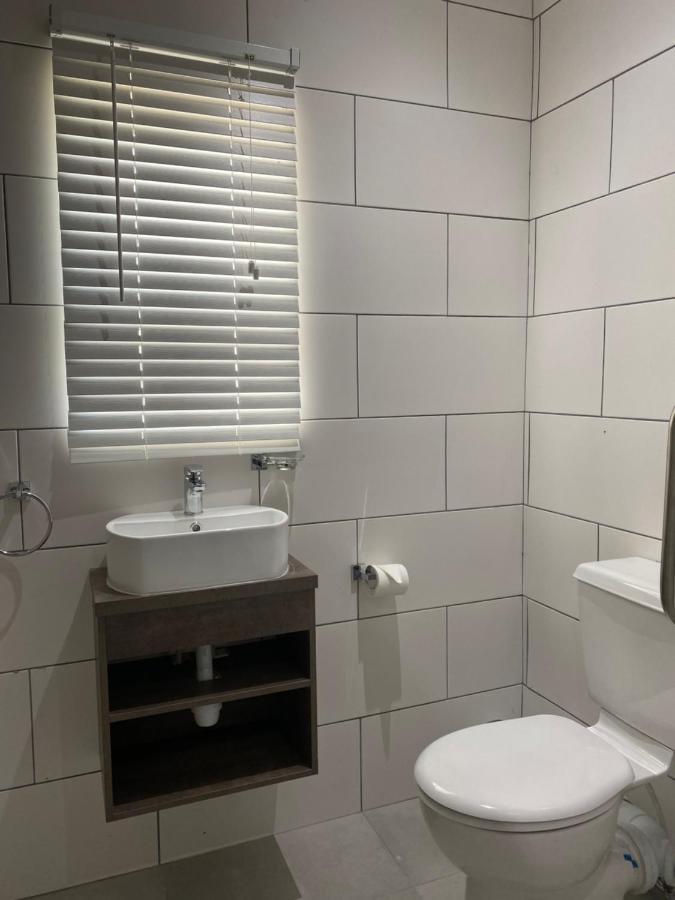 Adventure Apartment - Colchester - 5Km From Elephant Park Buitenkant foto